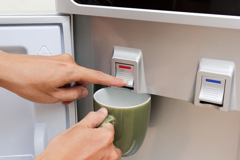 cay-nuoc-nong-lanh-kangaroo-kg40n-4 Cây nước nóng lạnh Kangaroo KG40N