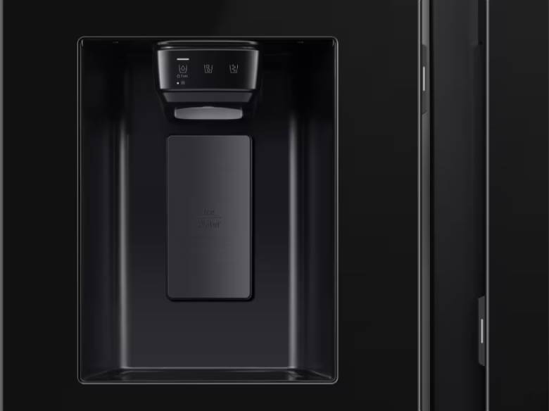 ck25256061-tu-lanh-samsung-rs80f65j2bsv-1 Tủ lạnh Samsung Inverter 634 lít Side By Side RS80F65J2BSV - khay chứa nước và đá ngay trên cửa