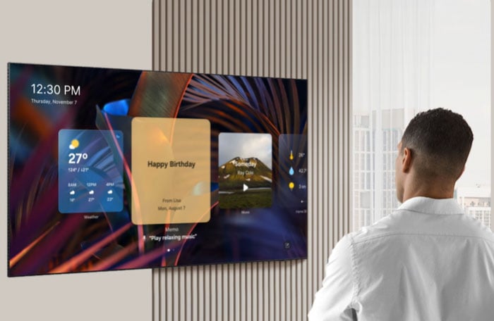 Smart TV QLED 4K Samsung 55 inch QA55Q8FAAKXXV có bảng thông tin hằng ngày tiện lợi