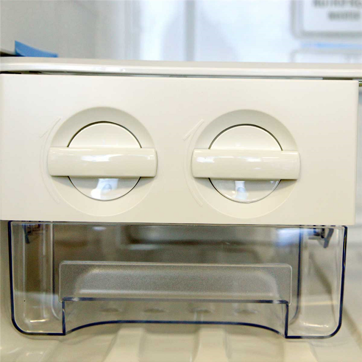 tu-lanh-electrolux-inverter-1-6 Tủ lạnh Electrolux Inverter 335L EBB3702K-H