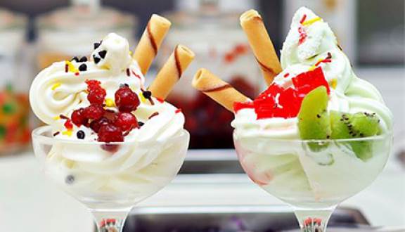 Tủ đông kính cong SANAKY 280 lít VH2899K3